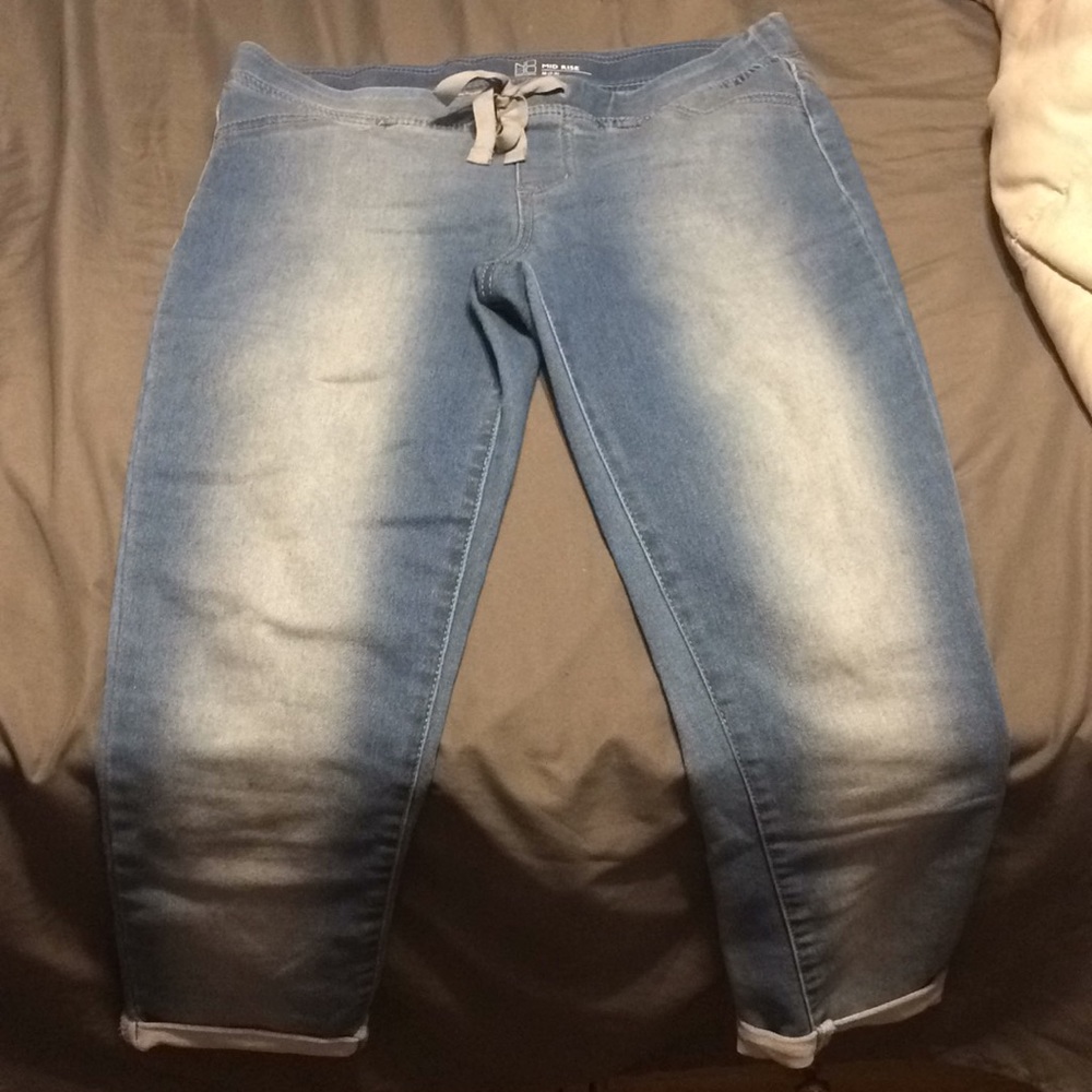 Capris - Picture 7 of 7